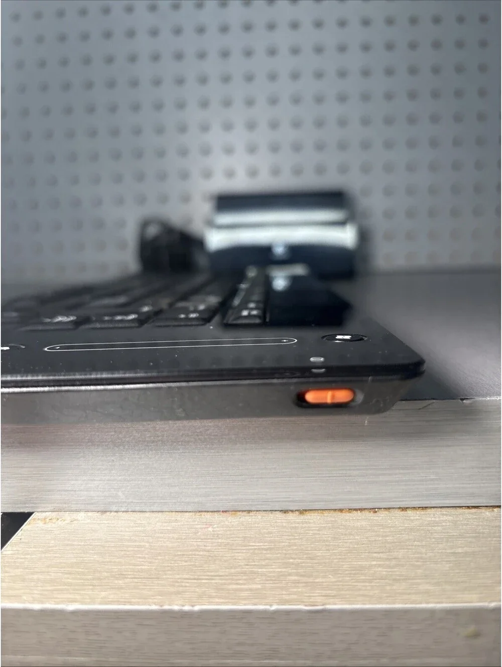 Logitech DiNovo Edge Y-RAY81 Wireless Bluetooth Keyboard Charger Cradle & Dongle
